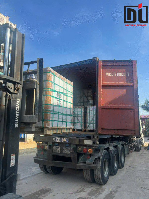 Container giao gạch ốp lát Đại Thanh Ceramic đúng tiến độ